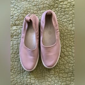 Kenneth Cole Pink Ballet Flats